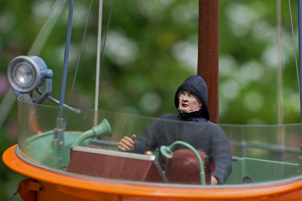 15_1406_Modelle_O_411